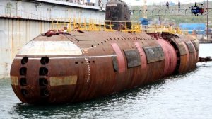 Как первая русская атомная подводная лодка К 3 всплывая на Северном полюсе смяла ось загнув магниты