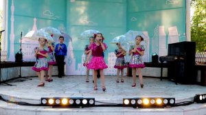 Мария Соломеина и хореографический коллектив «Забавочка» -- Тёплые лужи