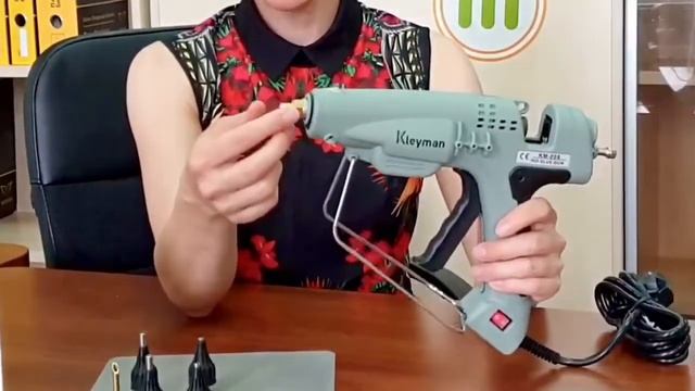 Обзор сменных форсунок для клеевого пистолета от Мебакс смотреть онлайн