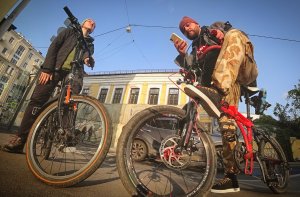 На складных велосипедах DOPPELGANGER  по ранней весне.