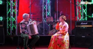 Песни на стихи Ирины Скибиной поёт Ольга Салеева в программе В. Сёмина "Гости" на т/к "Жар-птица"