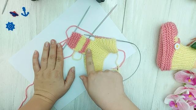 Пинетки спицами. Подробный мастер класс. смотреть онлайн