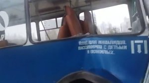 Троллейбус на высокой скорости врезался в столб в Чебоксарах