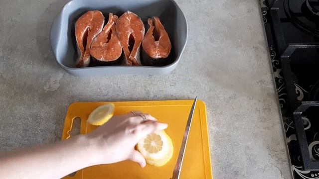 Форель запеченая в духовке, БЫСТРО, ПРОСТО,ВКУСНО! смотреть онлайн