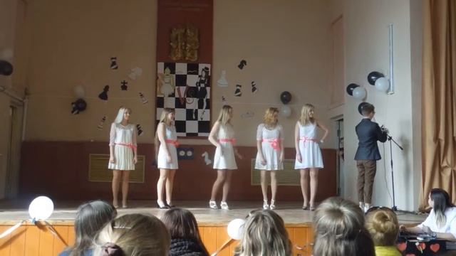 Блондинки против брюнеток.Визитка блондинок смотреть онлайн