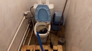 Фонтан из унитаза. Испытание насоса