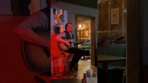 Вы должны его услышать! Певец и композитор Алексей Никифоров