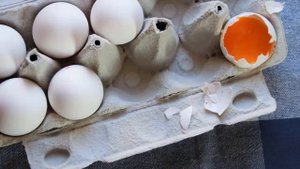 Почему кровь в яйце согласно народным приметам про яйца