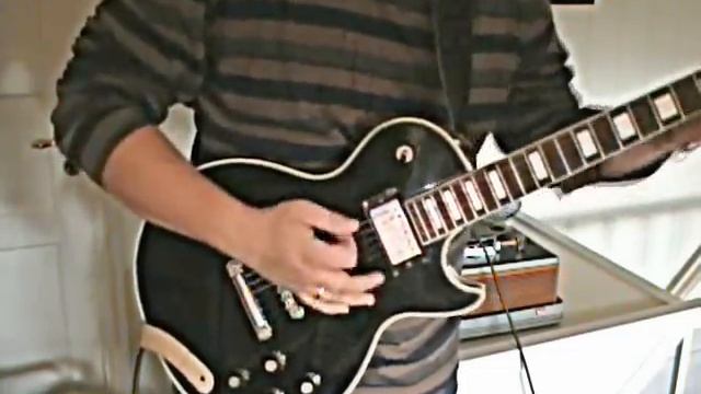 Gibson vs Ibanez Les Paul смотреть онлайн