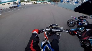 Хард стант на мотарде, некро пекбайк