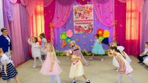 День воспитатель и всех дошкольных работников в «Сказке»