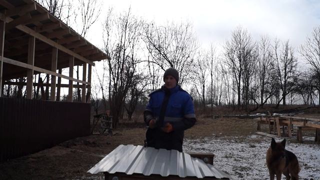 Закончил обшивать боковые стены птичника профнастилом.[Жизнь в деревне] смотреть онлайн