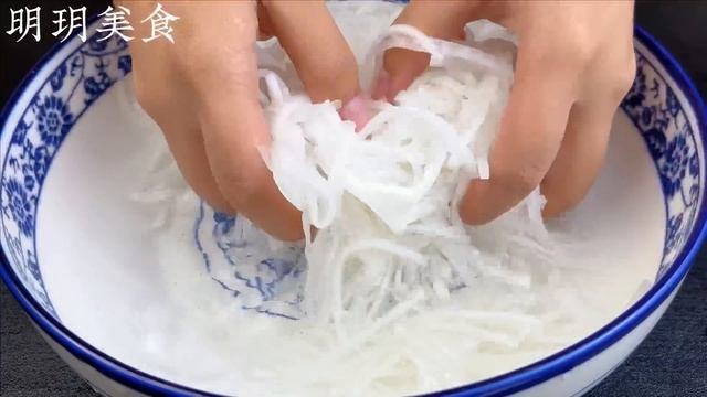 秋天我們要多吃白蘿蔔，教你一個神仙做法，不用炒不用煮，上桌全家都愛吃，❗A simple Carrot meatballs tutorial recipe❗#蘿蔔丸子教程