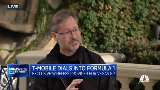 T-Mobile CEO on new sponsorship in Mercedes, wireless capabilities in Vegas смотреть онлайн