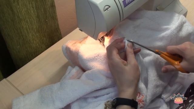 Махровый халат для девочки. Часть 6. Низ, пояс, шлевки. смотреть онлайн