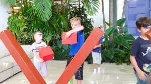 Ники празднует свой 7-й день рождения с друзьями