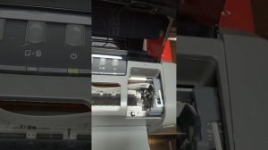 Продажа  ПРИНТЕРА EPSON STYLUS C67 ЦВЕТНОЙ СТРУЙНЫЙ.  Один картридж черного цвета пустой.