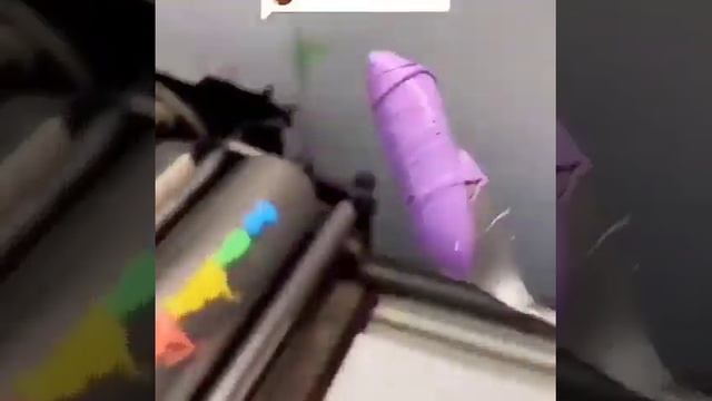 Как делают цветную бумагу ??