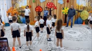 Спортивный праздник "Весёлые осенние старты" в старшей группе "Радуга".