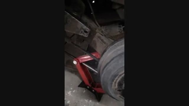 Замена пыльника задней балки Пежо 206 смотреть онлайн