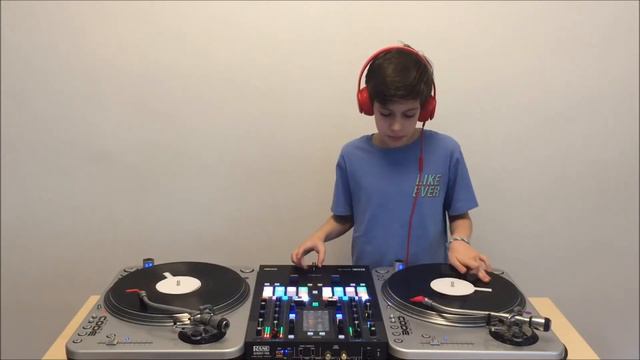 DJ City Latino Turntable Challenge смотреть онлайн