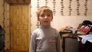 МАМА ЖАРИТ ГУСЯ - прикольный стишок))