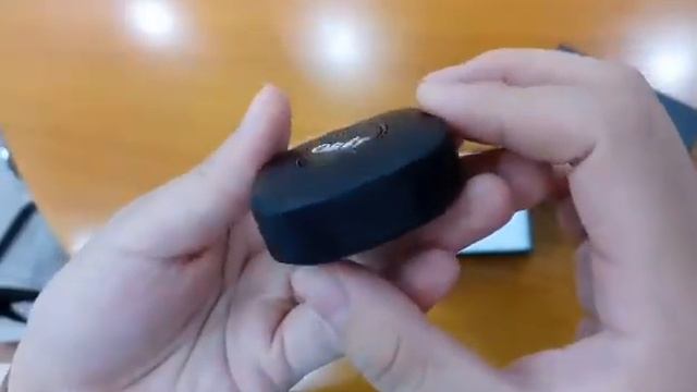 Qbit Mini Personal GPS Tracker смотреть онлайн