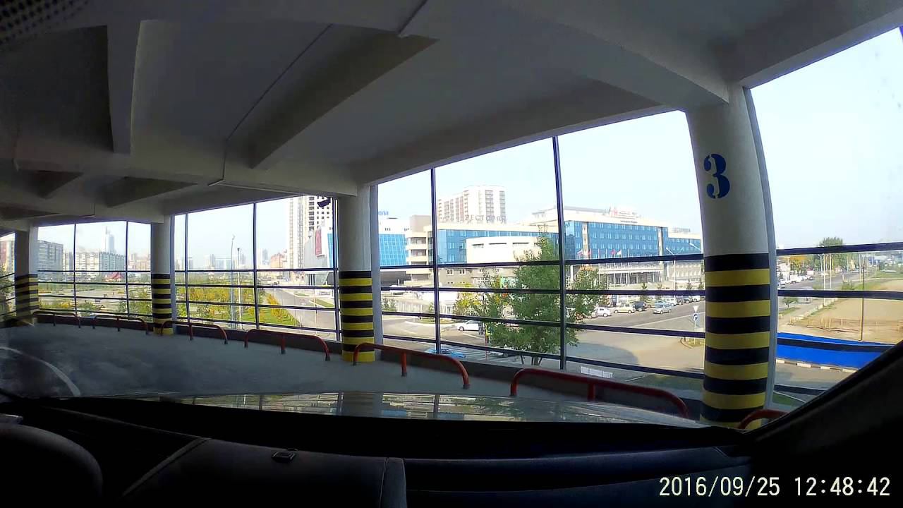 Парковка 9 этажей. Спуск смотреть онлайн