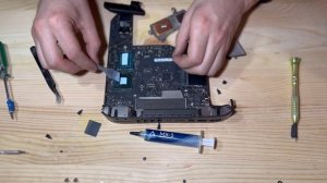 Апгрейд в 2022 году Mac mini Late 2012 A1347 RAM 16GB SSD 480GB термопаста Arctic MX-5 Разборка