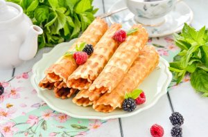 КАК ПРИГОТОВИТЬ ВАФЕЛЬНЫЕ ТРУБОЧКИ В СОВЕТСКОЙ ВАФЕЛЬНИЦЕ