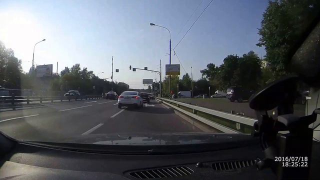 Разворот на пешеходном переходе смотреть онлайн