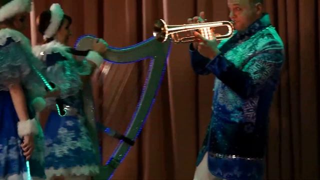 "Снегурочки и Новый год"- музыкальное световое шоу на Вашем празднике. смотреть онлайн