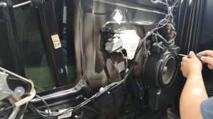 Audi Q7 door interior and window glass removal / replacement