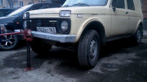 Стекло пластиковый силовой бампер на Ниву...работа хай-джеком