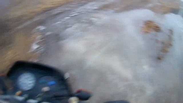 Трицикл ЗИД 200 покатушки по льду. Валим боком. Зацепа нет. Застреваю на ровном месте. смотреть онлайн