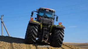 Тракторы CLAAS Xerion 5000, Xerion 3300 Trac VC (с разворотной кабиной) и К-700А трамбуют силос!