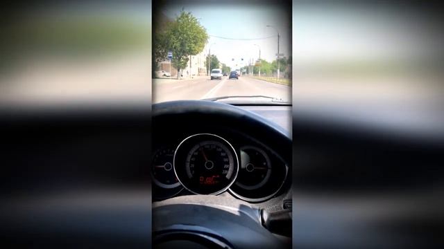 И так каждый светофор??? иначе не успеть на следующий ? Kia Cerato 1.6 на автомате разгон до 100 смотреть онлайн