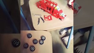 Ребенок ломает игрушки