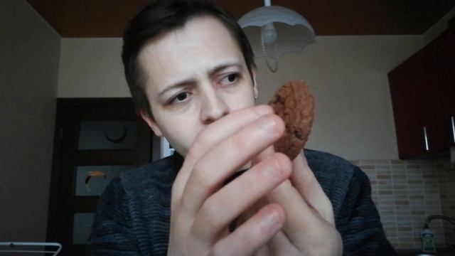 МУКБАНГ ПЕЧЕНЬЕ АМЕРИКАНО С КУСОЧКАМИ ШОКОЛАДА И ЗЕЛЕНЫЙ ЧАЙ LOYD С ЛИМОНОМ КАК ТОЛЯН LINKIN SIMPSO смотреть онлайн