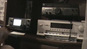 Две антенны..Треугольник 11метров и диполь 80метров.