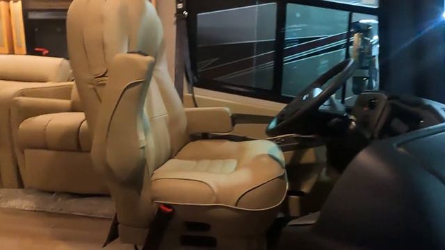 Looking for the next rig...@ RV Expo Columbia, SC #live2daynot2morrow  #rvlife смотреть онлайн