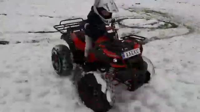 Первая зимняя покатуха сына.Сыну 4 года. смотреть онлайн