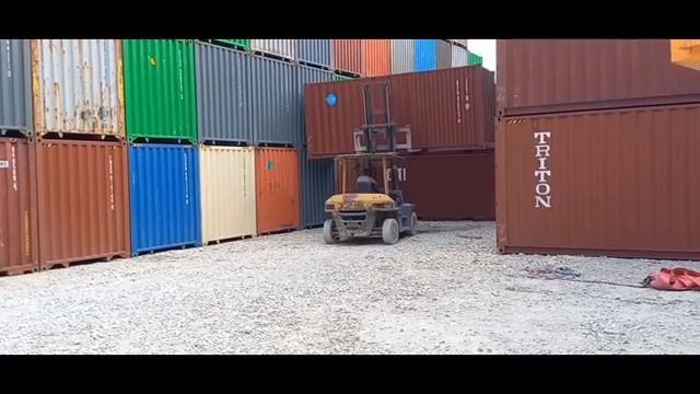 Хранение морских контейнеров