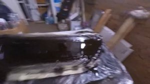 Комбинированная покраска решетки радиатора. Структурная краска и черный глянец. Приклеил шильдик