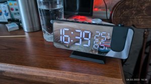Часы с проектором датчиком влажности и термометром