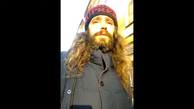 Мысли длинноволосого парня о волосах,деньгах,мужском и женском!