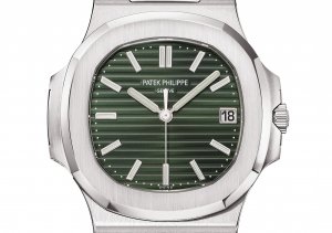 LÉLÉGANCE SPORTIVE EN HABIT VERT (new Nautilus models 2021) @PATEKPHILIPPE @CULTUREMONTRES