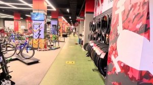 Едем выбирать велошлем, протестили электровелосипед в магазине Fitness Place, обзор наших покупок.