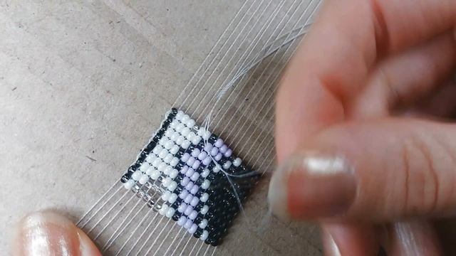 Широкий браслет из бисера. Ручное ткачество. Как сплести браслет. смотреть онлайн