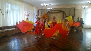 танец "Осенний ноктюрн" с веерами